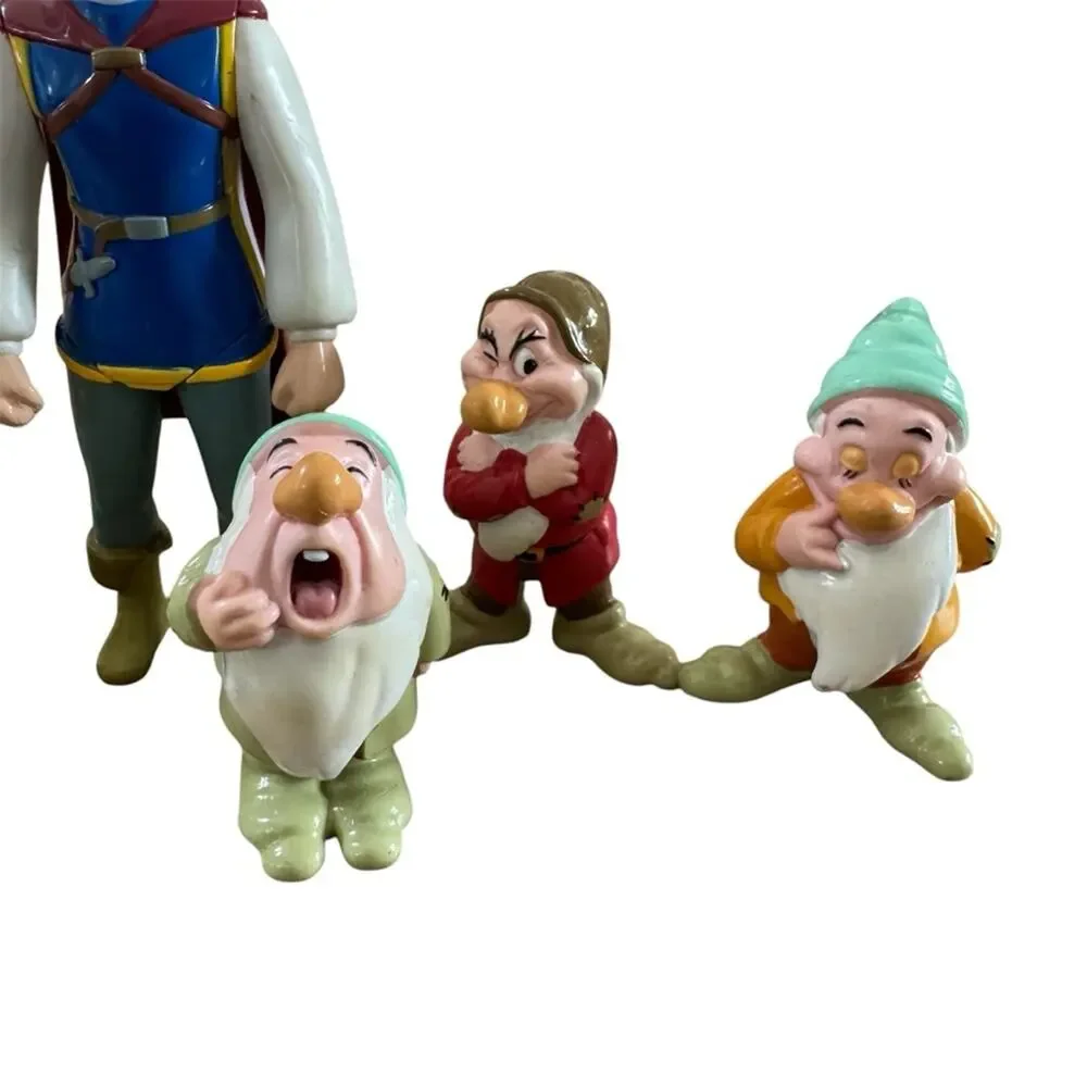 Snow White, The Prince and Seven Dwarfs Figurine Set